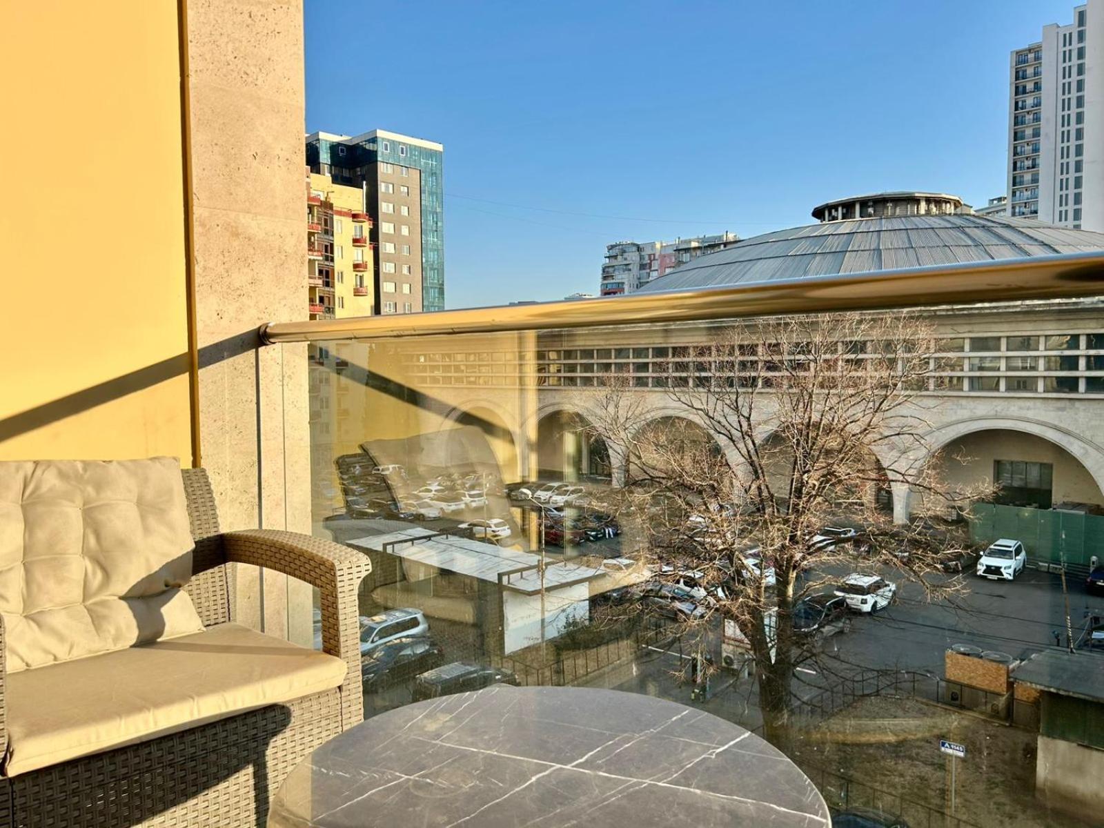 City Center - Next To Holiday Inn -2Br Apartment Tbilisi Eksteriør bilde