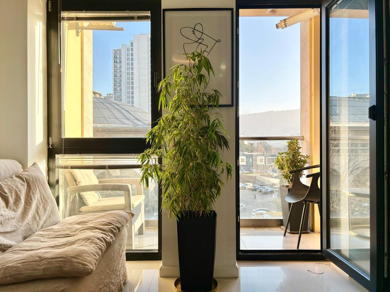 City Center - Next To Holiday Inn -2Br Apartment Tbilisi Eksteriør bilde