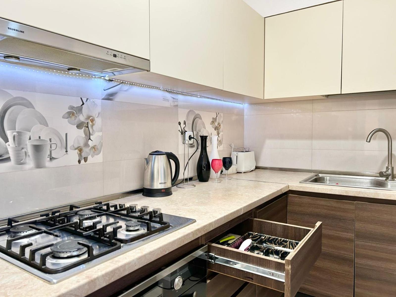 City Center - Next To Holiday Inn -2Br Apartment Tbilisi Eksteriør bilde