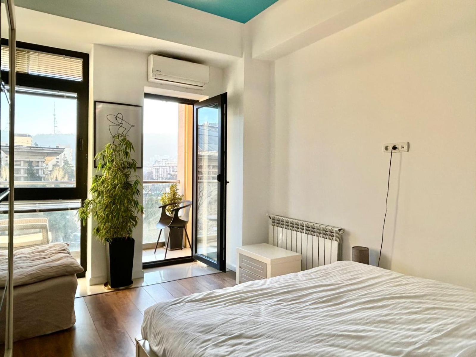 City Center - Next To Holiday Inn -2Br Apartment Tbilisi Eksteriør bilde