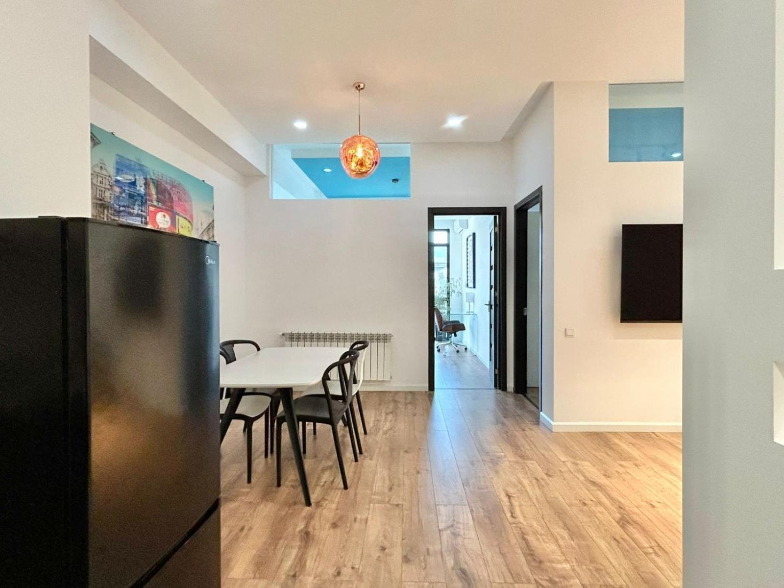 City Center - Next To Holiday Inn -2Br Apartment Tbilisi Eksteriør bilde