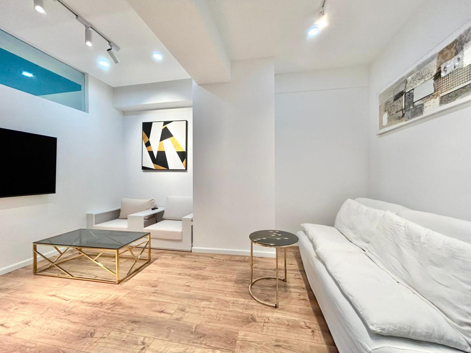 City Center - Next To Holiday Inn -2Br Apartment Tbilisi Eksteriør bilde