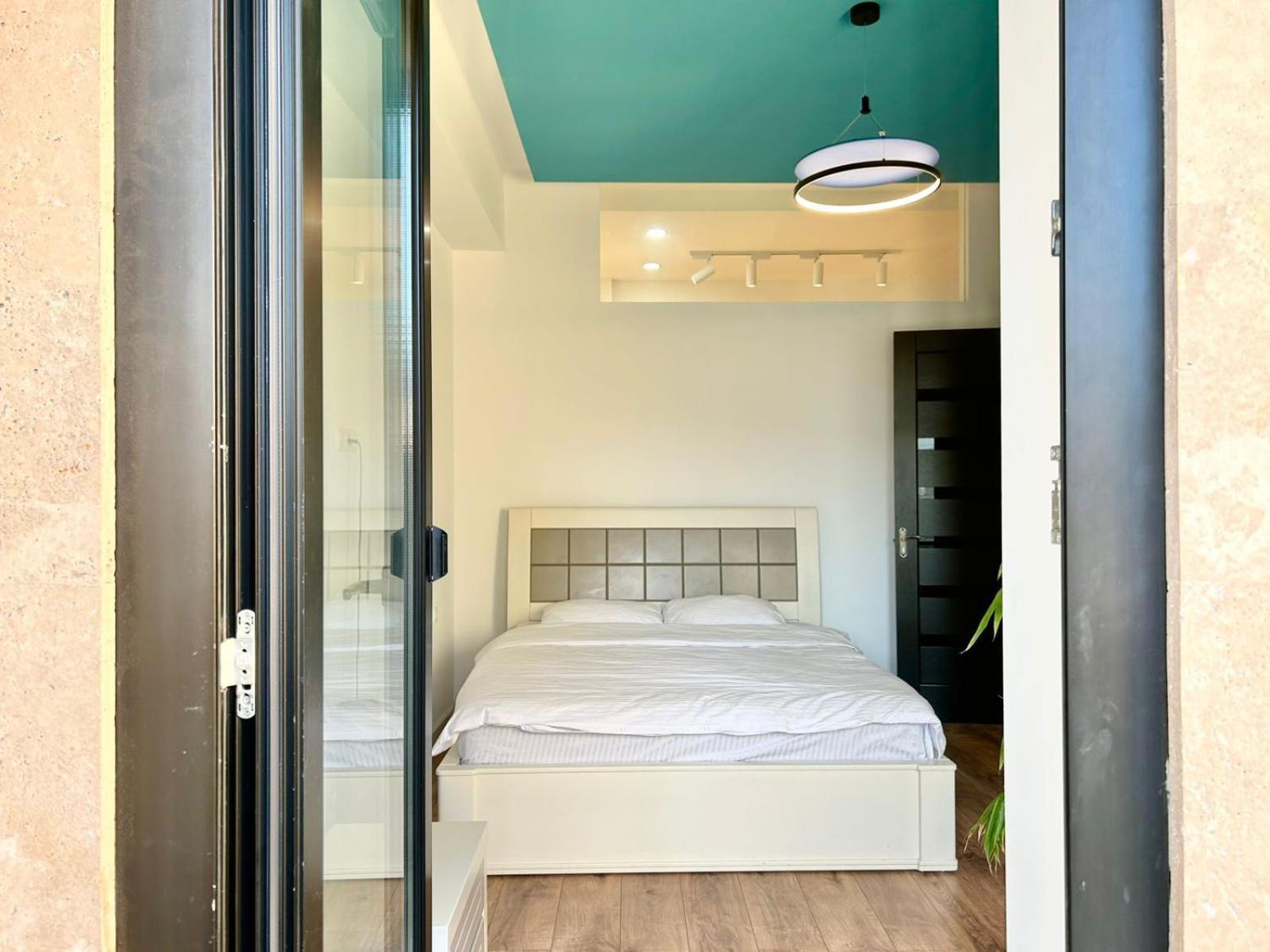 City Center - Next To Holiday Inn -2Br Apartment Tbilisi Eksteriør bilde