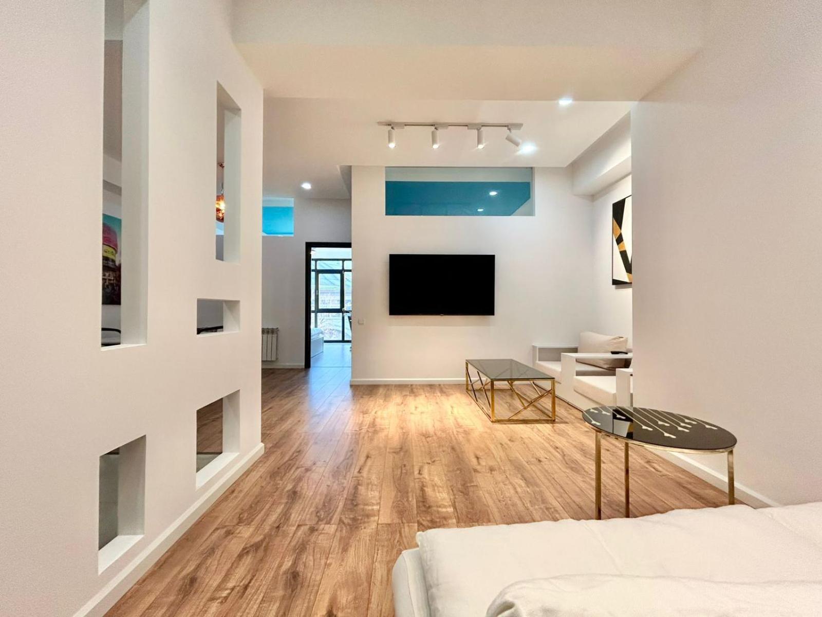 City Center - Next To Holiday Inn -2Br Apartment Tbilisi Eksteriør bilde
