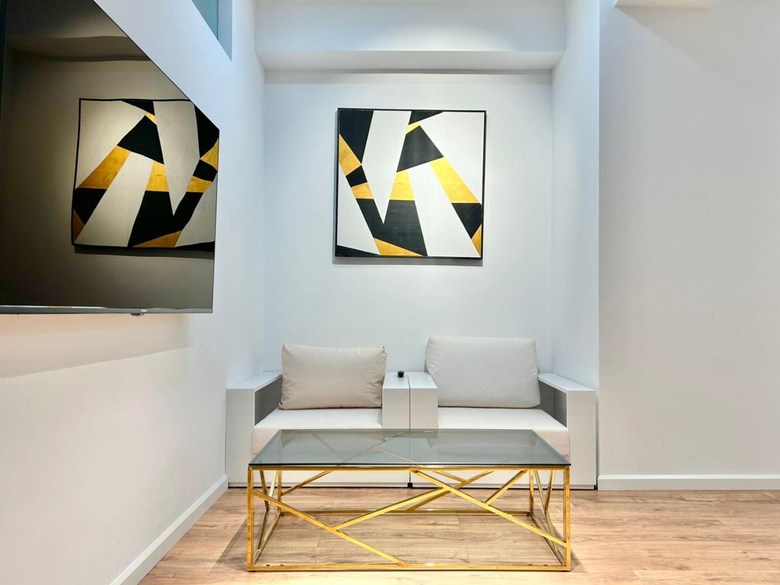 City Center - Next To Holiday Inn -2Br Apartment Tbilisi Eksteriør bilde