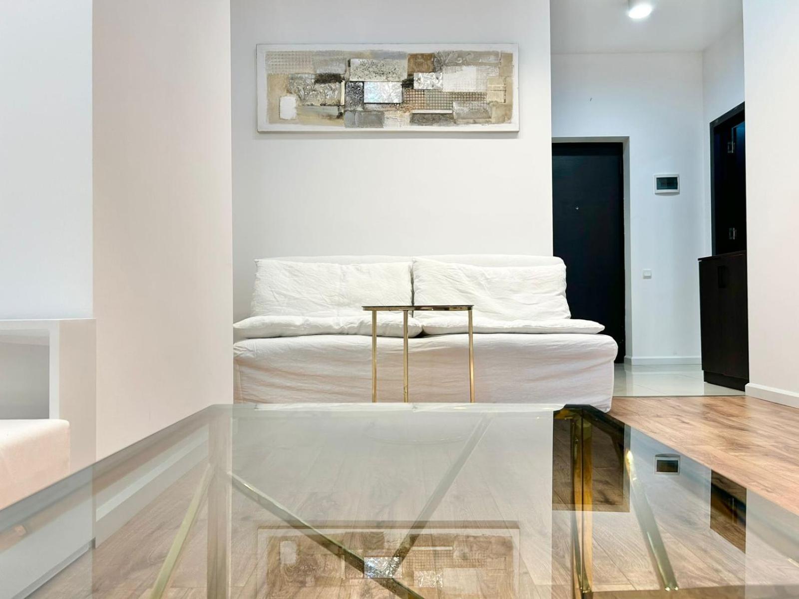 City Center - Next To Holiday Inn -2Br Apartment Tbilisi Eksteriør bilde