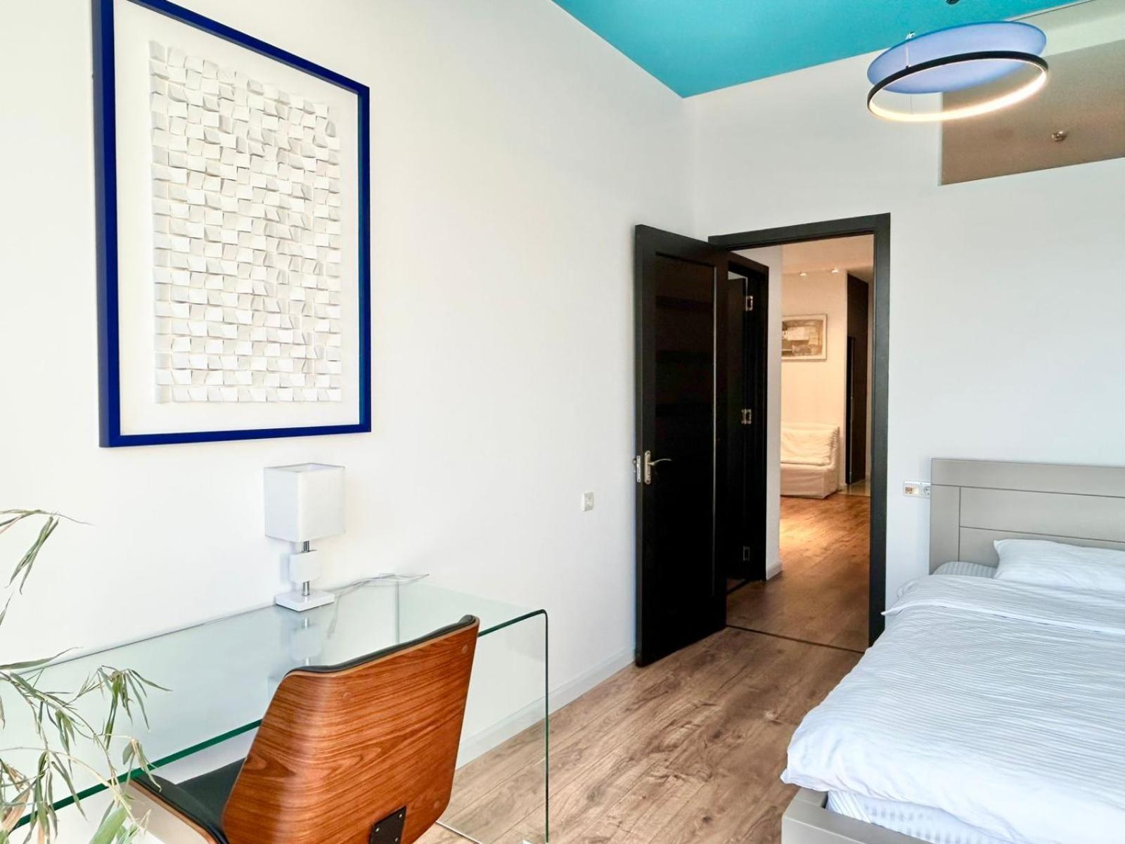 City Center - Next To Holiday Inn -2Br Apartment Tbilisi Eksteriør bilde